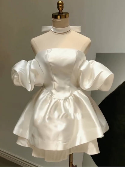 Hermoso vestido de fiesta corto de satén blanco con hombros descubiertos para octavo grado, vestido de fiesta de verano para escuela secundaria, atuendos de cumpleaños DH1060