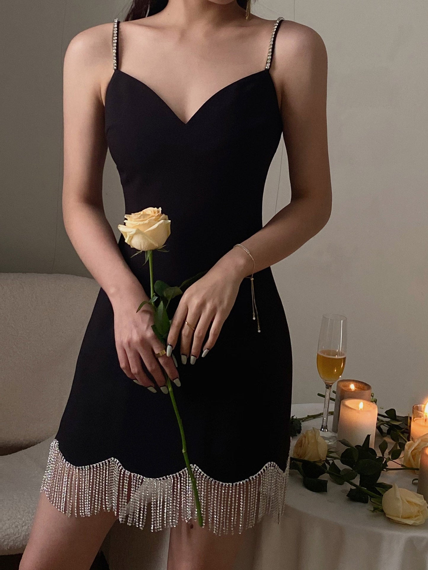 Vestido corto de satén negro con tirantes finos, sexy, para fiesta de 8.º grado, de verano, para escuela secundaria, DH1093