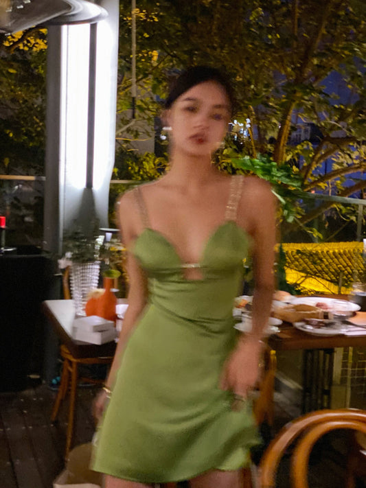 Vestido corto de satén verde salvia con tirantes finos, sexy, para fiesta de 8.º grado, de verano, para escuela secundaria, para cumpleaños, DH1094