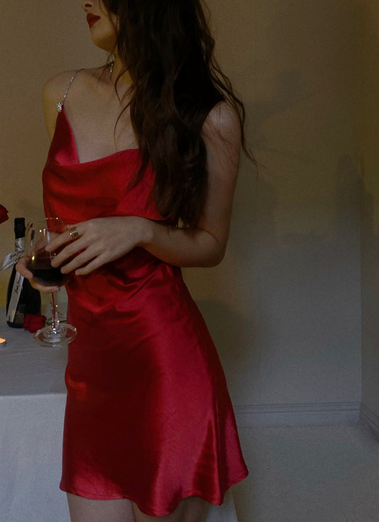 Vestido corto de satén rojo con tirantes finos, sexy, para fiesta de 8.º grado, de verano, para escuela secundaria, para cumpleaños, DH1096