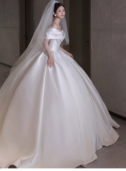 Hermoso vestido de novia blanco de satén largo con hombros descubiertos, DH109