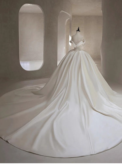 Hermoso vestido de novia blanco de satén largo con hombros descubiertos, DH109