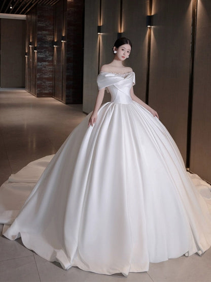 Hermoso vestido de novia blanco de satén largo con hombros descubiertos, DH109