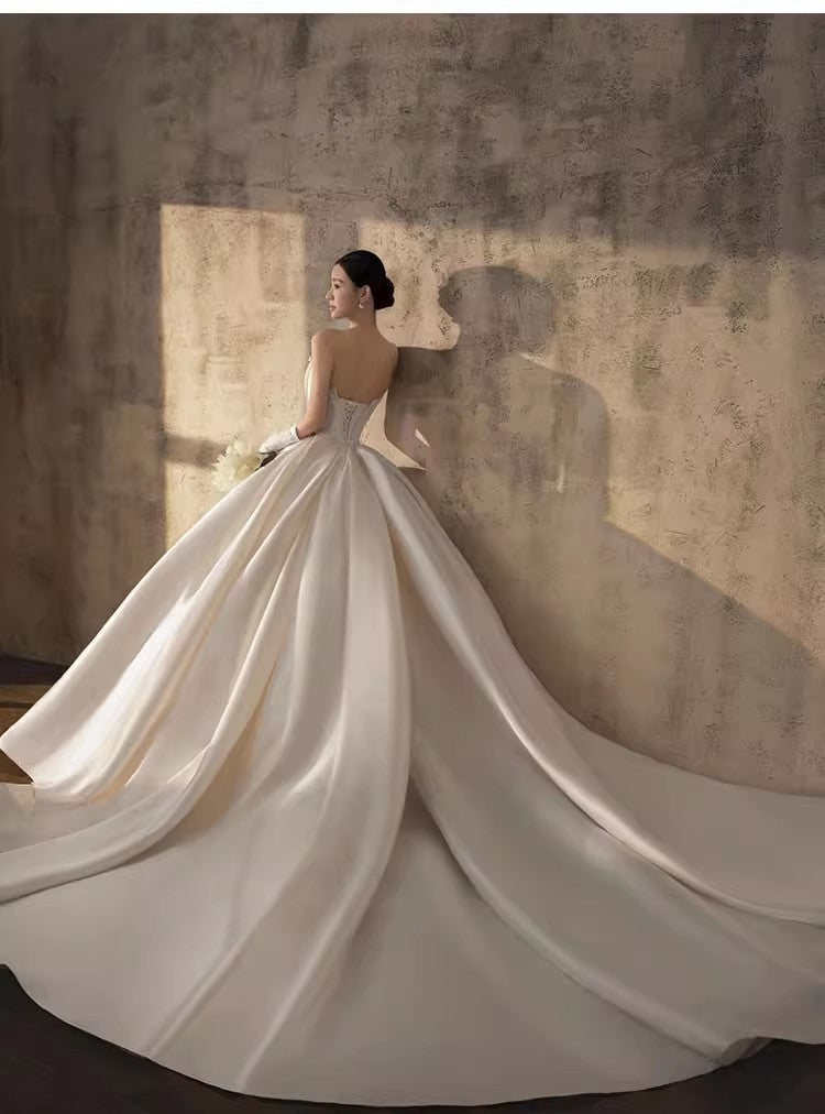 Hermoso vestido de novia de satén blanco largo con escote corazón, DH110