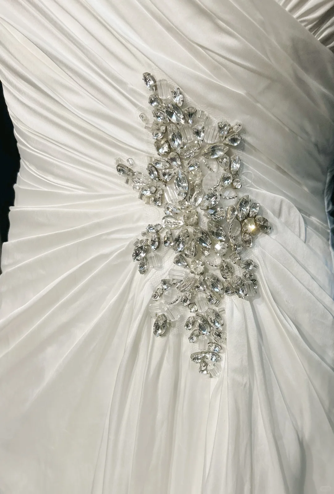 Vestido de novia vintage, corte A, escote corazón, sin mangas, cuentas plateadas, abertura larga, blanco, años 70, elegante, DH1110