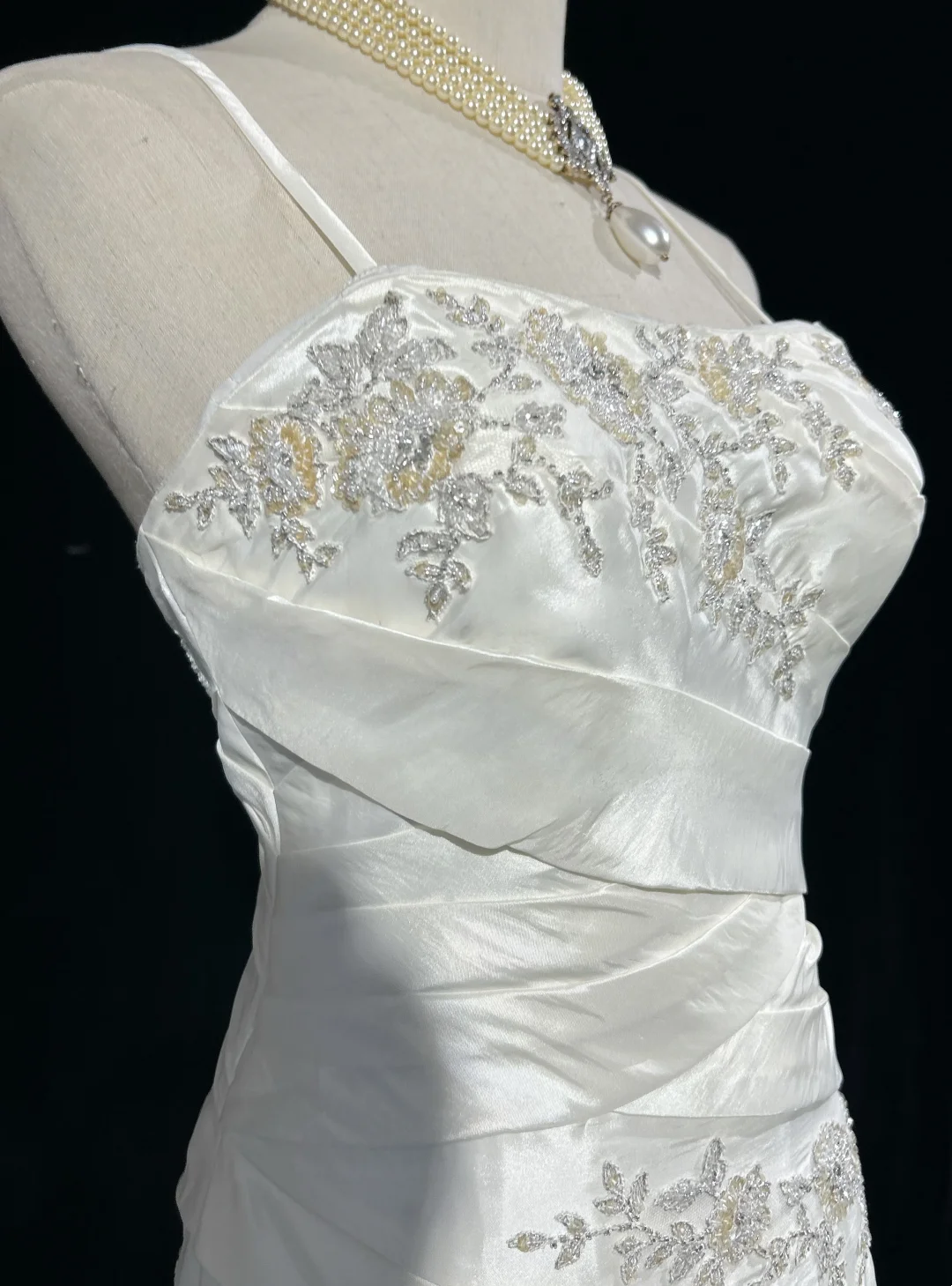 Vestido de novia retro de los años 60, estilo sirena, tirantes finos, sin mangas, encaje, largo, blanco, elegante, DH1120