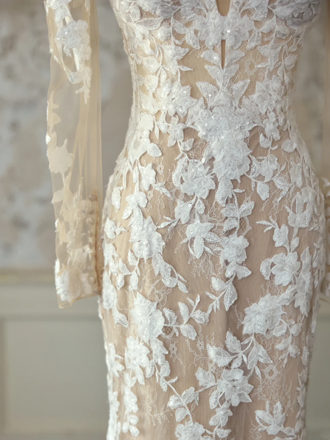 Vestido de novia modesto de corte sirena con hombros descubiertos, blanco, mangas largas, tul y encaje, elegante, DH1132