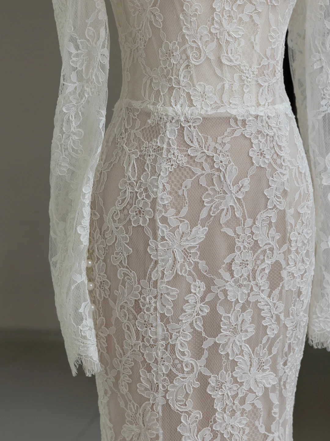 Vestido de novia modesto de corte sirena con hombros descubiertos, blanco, mangas largas, encaje, elegante, DH1138