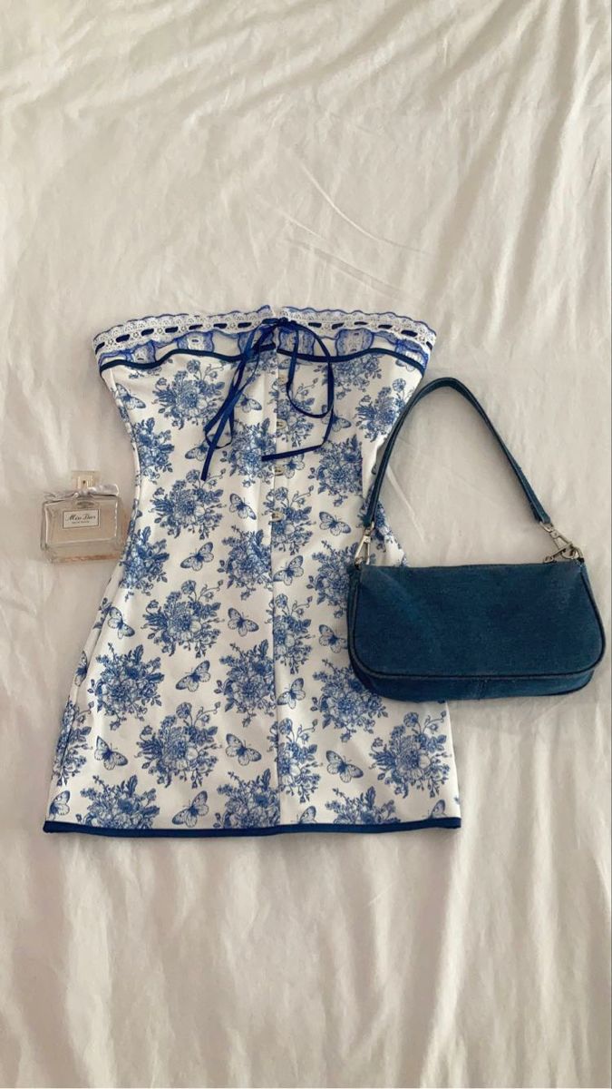 Lindos vestidos de fiesta de verano para octavo grado, de corte A, sin tirantes, con estampado floral azul, cortos y formales, DH114