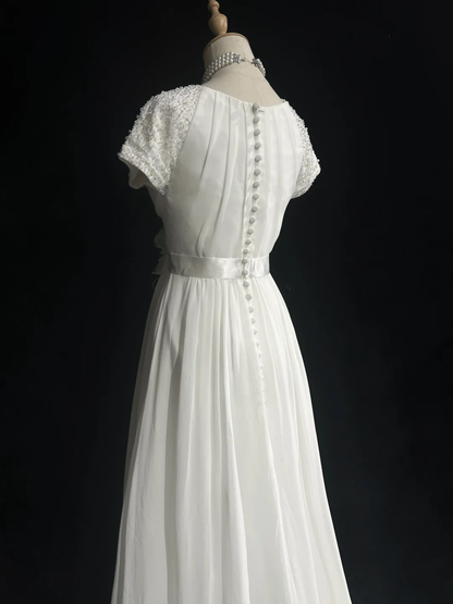 Vestido de novia modesto, corte A, escote cuadrado, blanco, mangas cortas, de gasa, Timeless Brides, DH1142