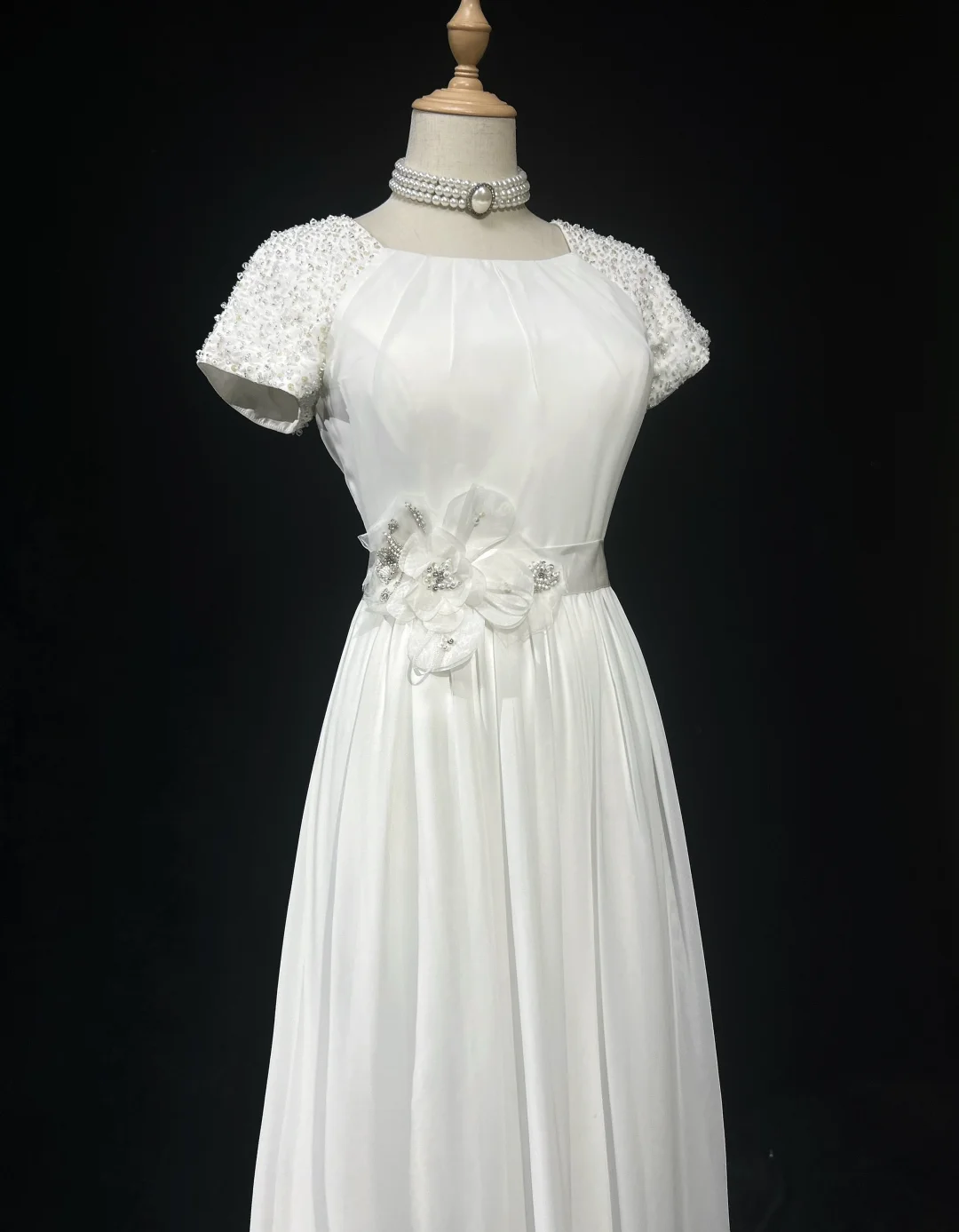 Vestido de novia modesto, corte A, escote cuadrado, blanco, mangas cortas, de gasa, Timeless Brides, DH1142