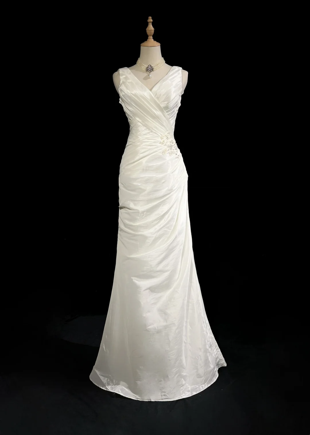 Vestido de novia único de corte sirena con escote en V y apliques de tafetán blanco, estilo años 90, estilo vintage, DH1165