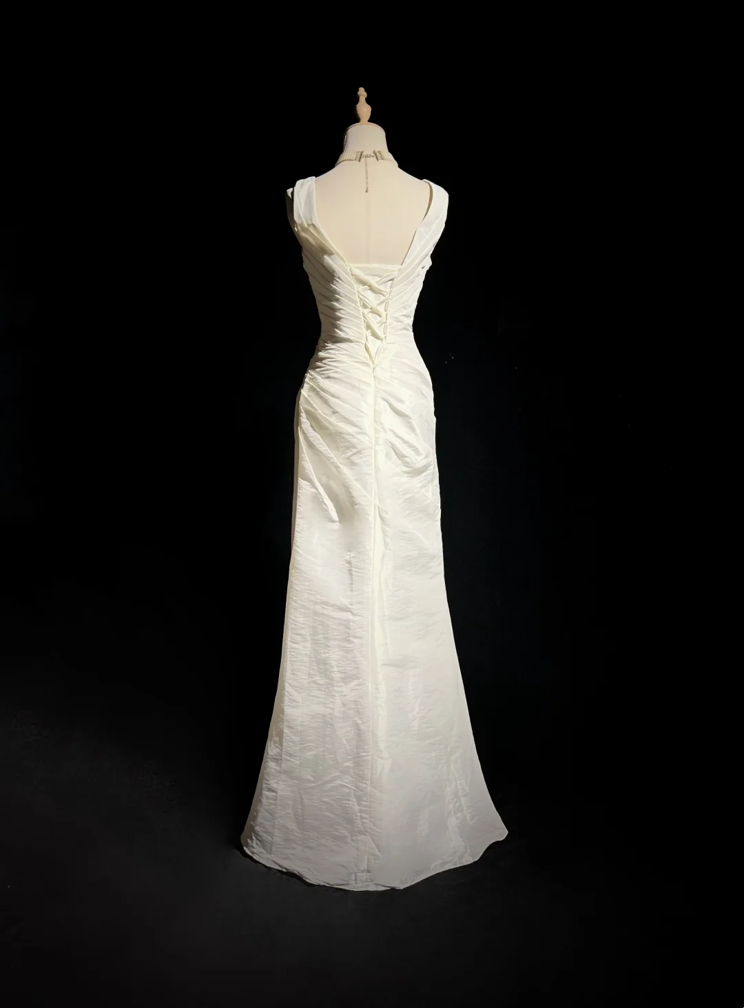Vestido de novia único de corte sirena con escote en V y apliques de tafetán blanco, estilo años 90, estilo vintage, DH1165