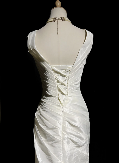 Vestido de novia único de corte sirena con escote en V y apliques de tafetán blanco, estilo años 90, estilo vintage, DH1165