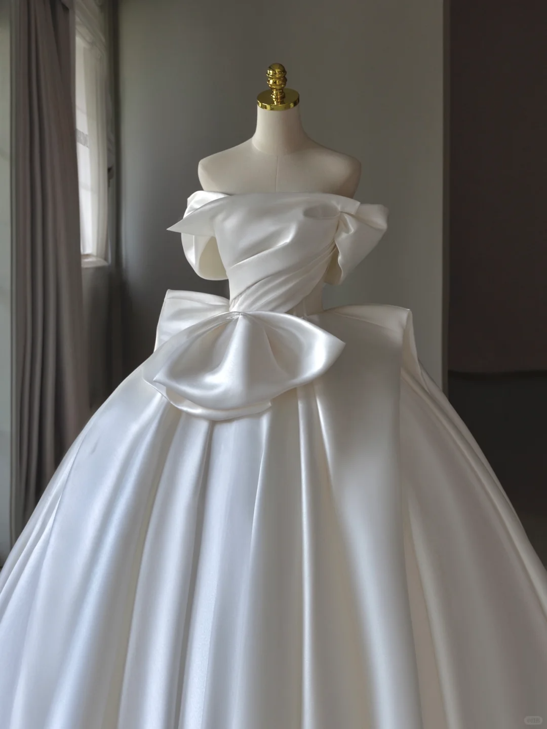 Vestido de novia princesa, vestido de baile, hombros descubiertos, satén, manga corta blanca, vestidos de novia modestos, DH1288