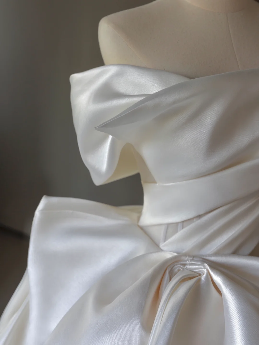 Vestido de novia princesa, vestido de baile, hombros descubiertos, satén, manga corta blanca, vestidos de novia modestos, DH1288