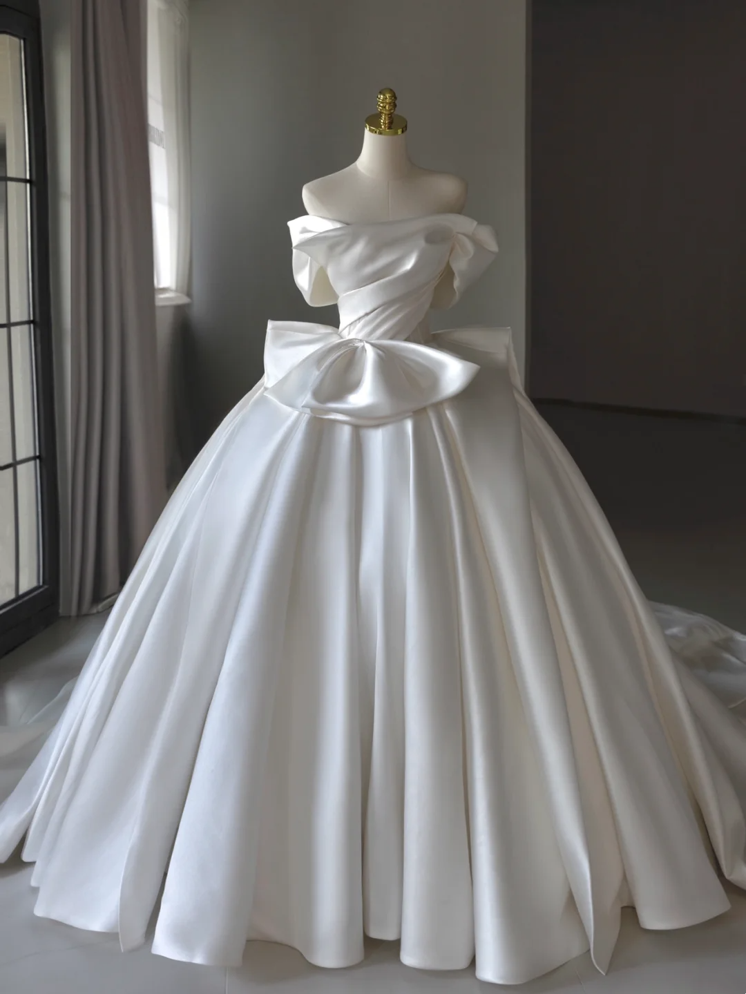 Vestido de novia princesa, vestido de baile, hombros descubiertos, satén, manga corta blanca, vestidos de novia modestos, DH1288