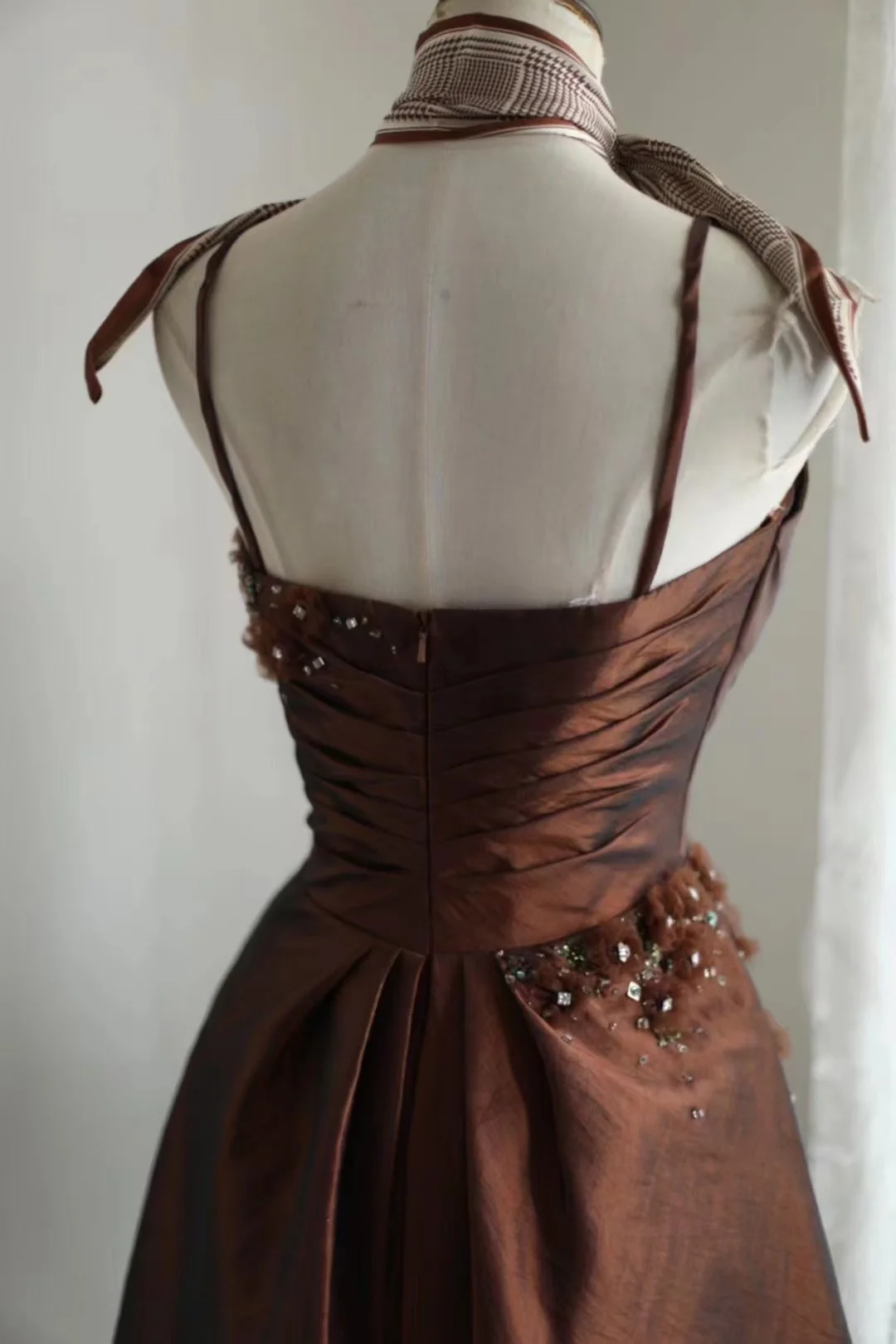 Vestido corto retro de tafetán marrón con tirantes finos, corte A, para fiesta de 8.º grado, para escuela secundaria, DH1317