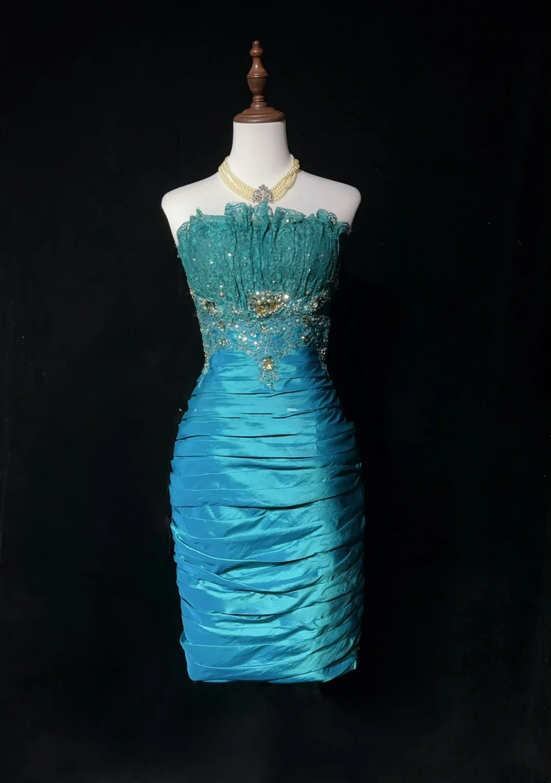 Vestido de cóctel vintage de satén azul, sin tirantes, hasta la rodilla, para octavo grado, para escuela secundaria, Hoco Outfits DH1461