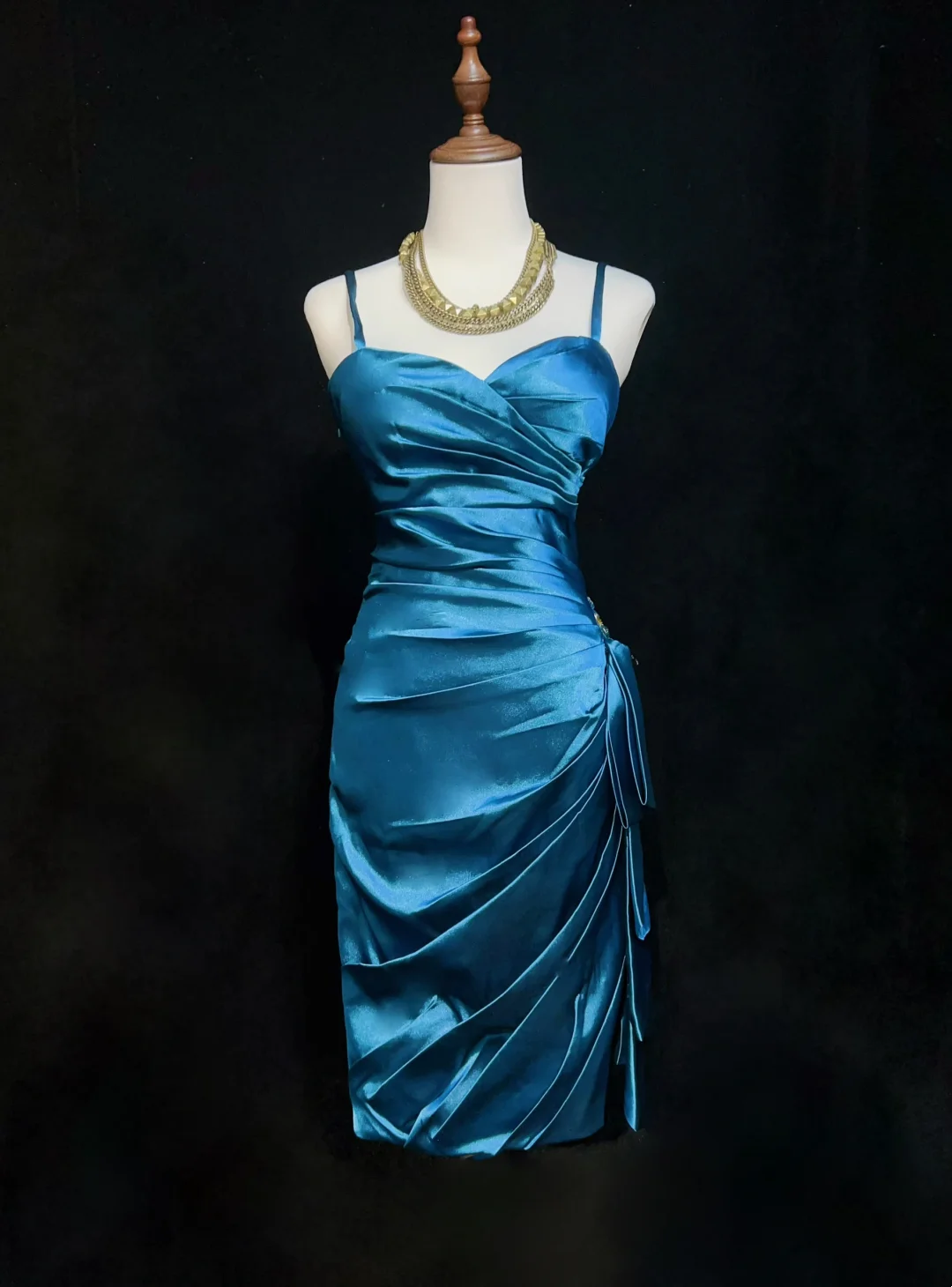 Vestido de cóctel azul a la moda con tirantes finos y largo hasta la rodilla para octavo grado, para escuela secundaria, Hoco Outfits DH1463