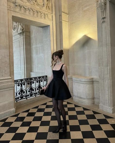 Vestido elegante de corte A, escote cuadrado, satén negro, corto, mini, formal, para regreso a casa de octavo grado, vestido de corte Hoco para escuela secundaria, vestido para cumpleaños número 20, trajes Hoco DH1735