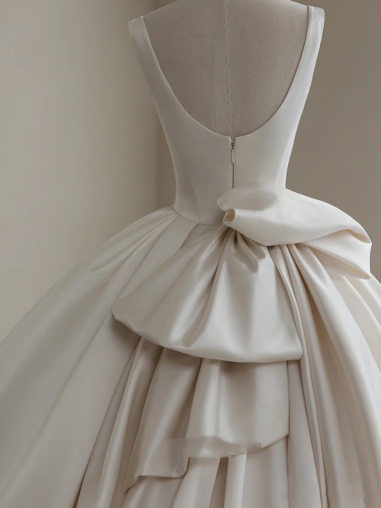 Vestido de novia romántico, vestido de novia, vestido de fiesta, escote cuadrado, vestido de novia de satén, vestidos de novia color marfil, vestidos de novia modestos, DH1781