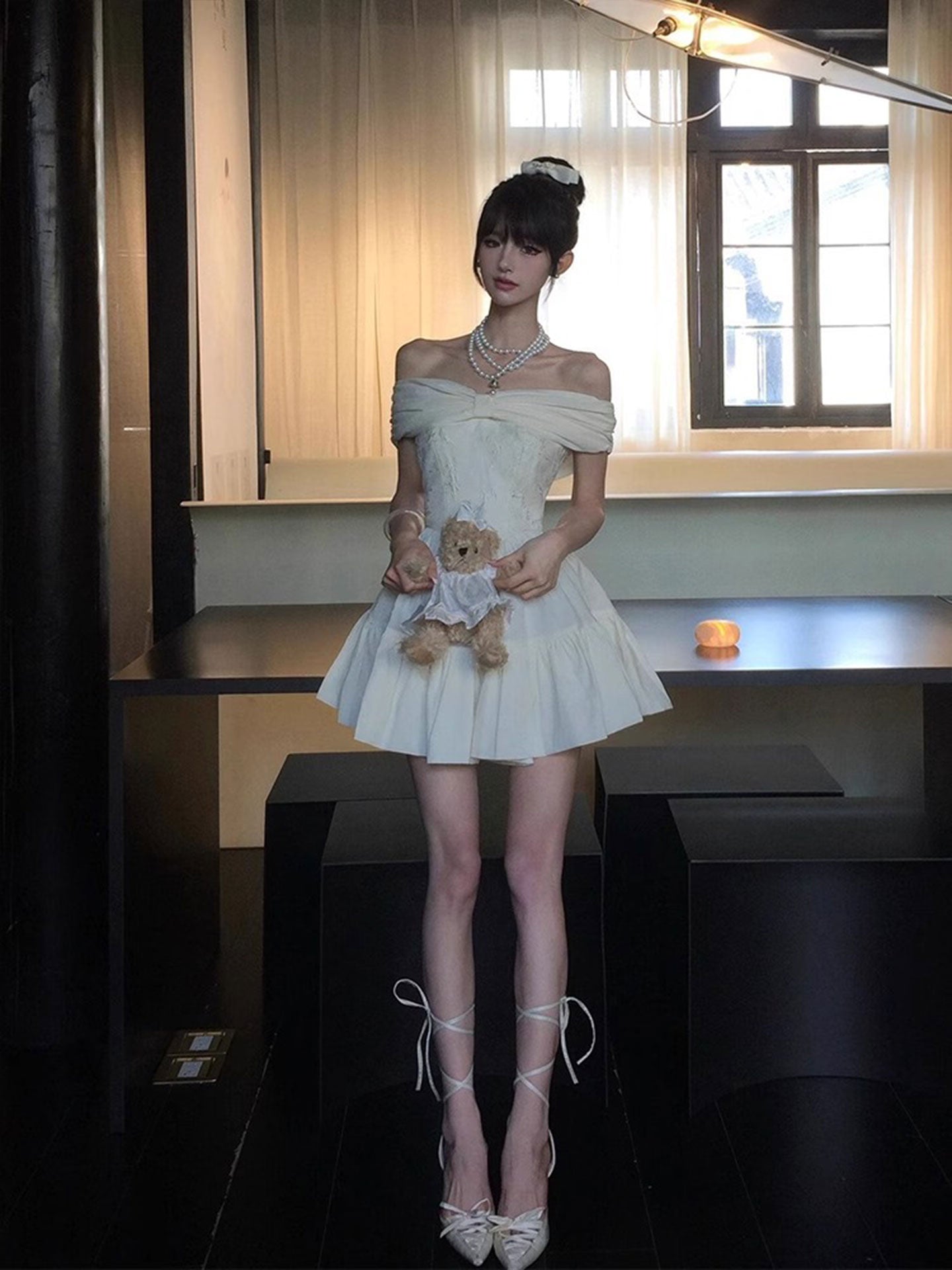 Vestido corto de satén blanco con encaje y hombros descubiertos, elegante, para fiesta de 8.º grado, de corte A y corte en A, para escuela secundaria, para cumpleaños número 16, DH1796