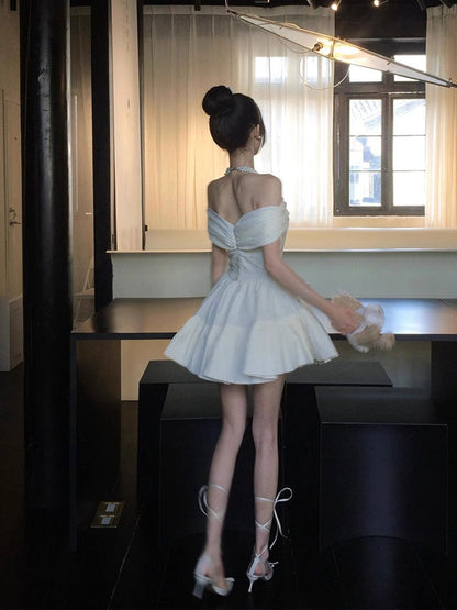 Vestido corto de satén blanco con encaje y hombros descubiertos, elegante, para fiesta de 8.º grado, de corte A y corte en A, para escuela secundaria, para cumpleaños número 16, DH1796