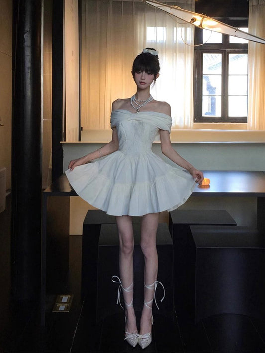 Vestido corto de satén blanco con encaje y hombros descubiertos, elegante, para fiesta de 8.º grado, de corte A y corte en A, para escuela secundaria, para cumpleaños número 16, DH1796