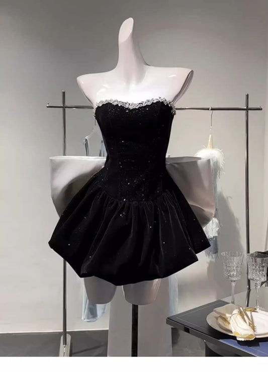 Lindo vestido corto de terciopelo negro con escote en forma de A y escote en forma de corazón para fiesta de 8.º grado, vestido de fiesta Hoco para secundaria, vestido para cumpleaños número 18, atuendos Hoco DH1800