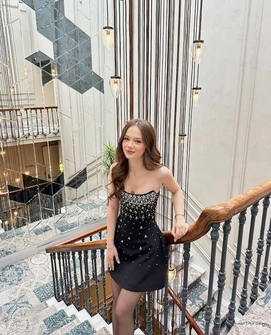 Classy A Line Strapless Satin Short Mini Formal 8th Grade Black Homecoming Dresses High School Hoco Court Dress Graduation Dress Hoco Outfits DH1811