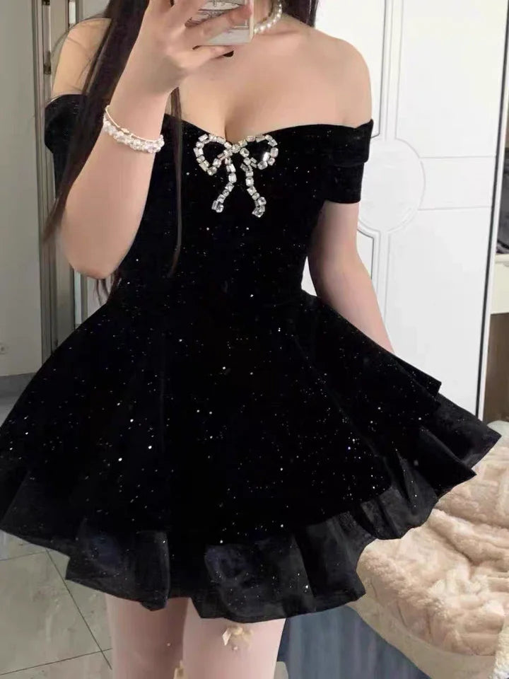 Sexy Ball Gown Off The Shoulder Black Velvet Short Formal 8th Grade Homecoming Dresses Summer Middle School Hoco Dress 6th Grade Graduation Outfits DH1882