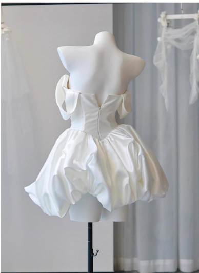 Vestido corto de cóctel blanco, corte A, sin tirantes, para octavo grado, para escuela secundaria, Hoco Outfits DH1886