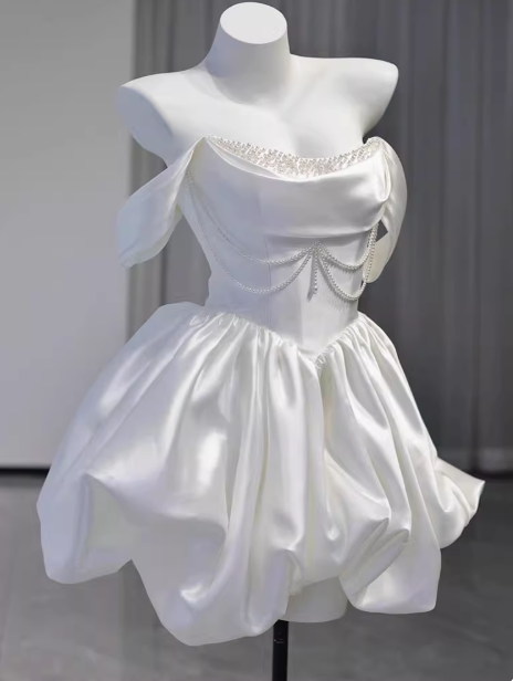 Vestido corto de cóctel blanco, corte A, sin tirantes, para octavo grado, para escuela secundaria, Hoco Outfits DH1886