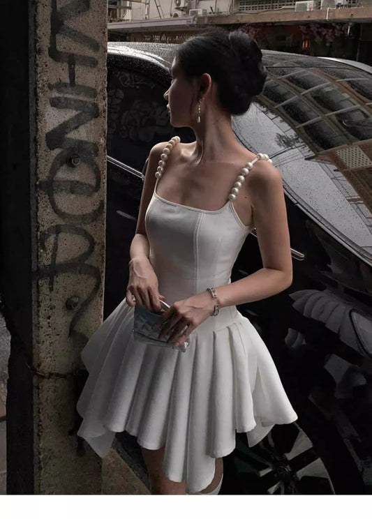 Lindos vestidos blancos cortos de fiesta de 8.º grado con tirantes finos, corte A, corte Hoco, para escuela secundaria, para cumpleaños número 21, DH1888
