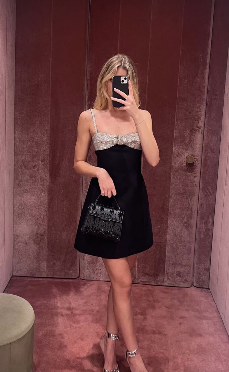 Modest A Line Spaghetti Straps Black Sequin Short Mini Formal 8th Grade Homecoming Dresses Middle School Short Cocktail Gowns Graduation Dress Hoco Outfits DH2031