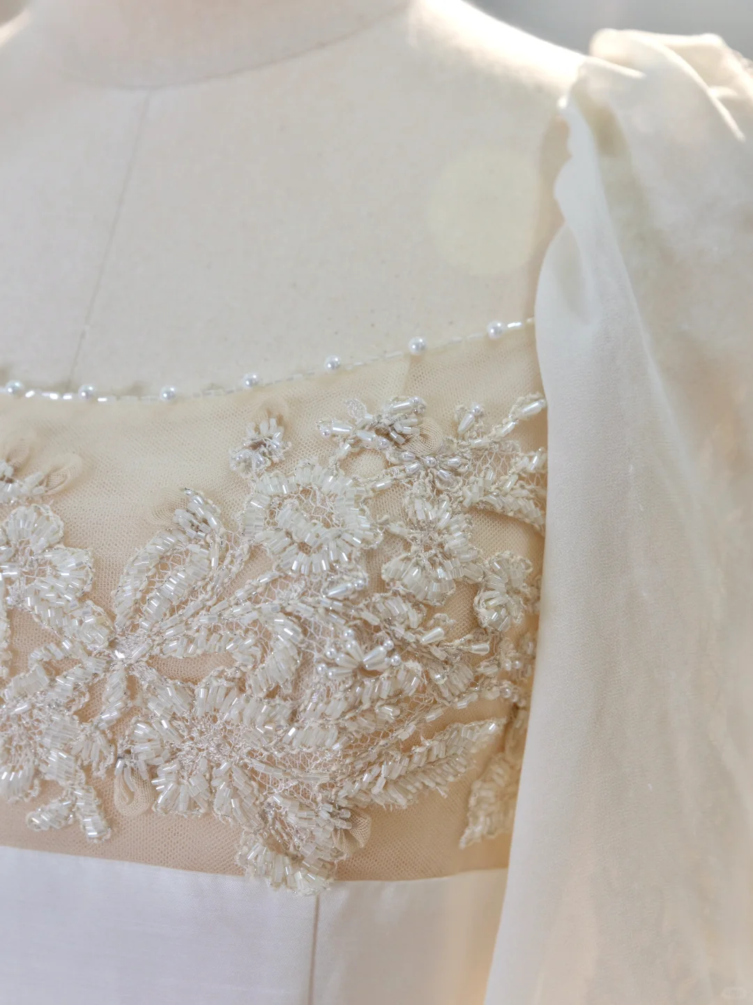 Vestido de novia romántico, corte A, escote cuadrado, satén, color marfil, modesto, DH2038