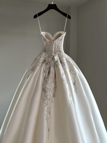 Vestido de novia etéreo, corte corazón, satén blanco, sin mangas, largo, DH2050