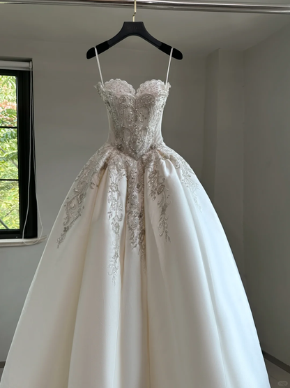 Vestido de novia etéreo, corte corazón, satén blanco, sin mangas, largo, DH2050