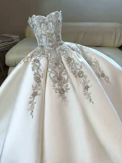Vestido de novia etéreo, corte corazón, satén blanco, sin mangas, largo, DH2050