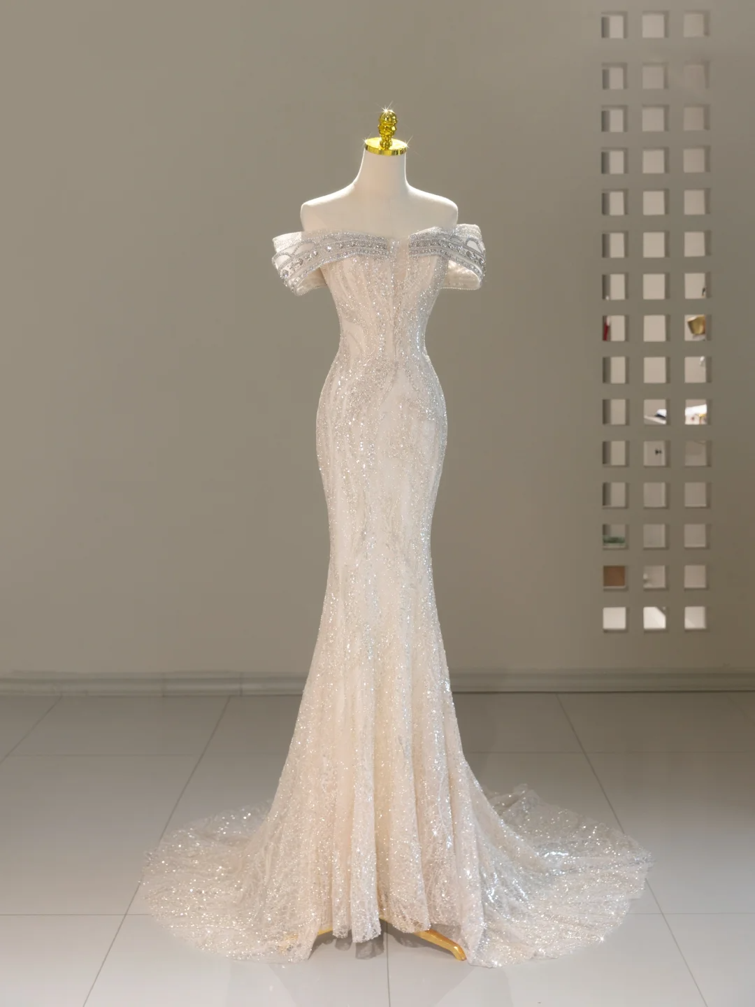 Vestido de novia único de sirena con hombros descubiertos y lentejuelas, largo, DH2060