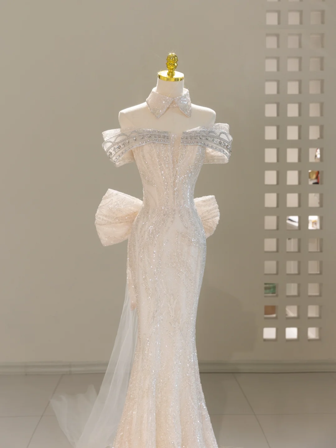 Vestido de novia único de sirena con hombros descubiertos y lentejuelas, largo, DH2060