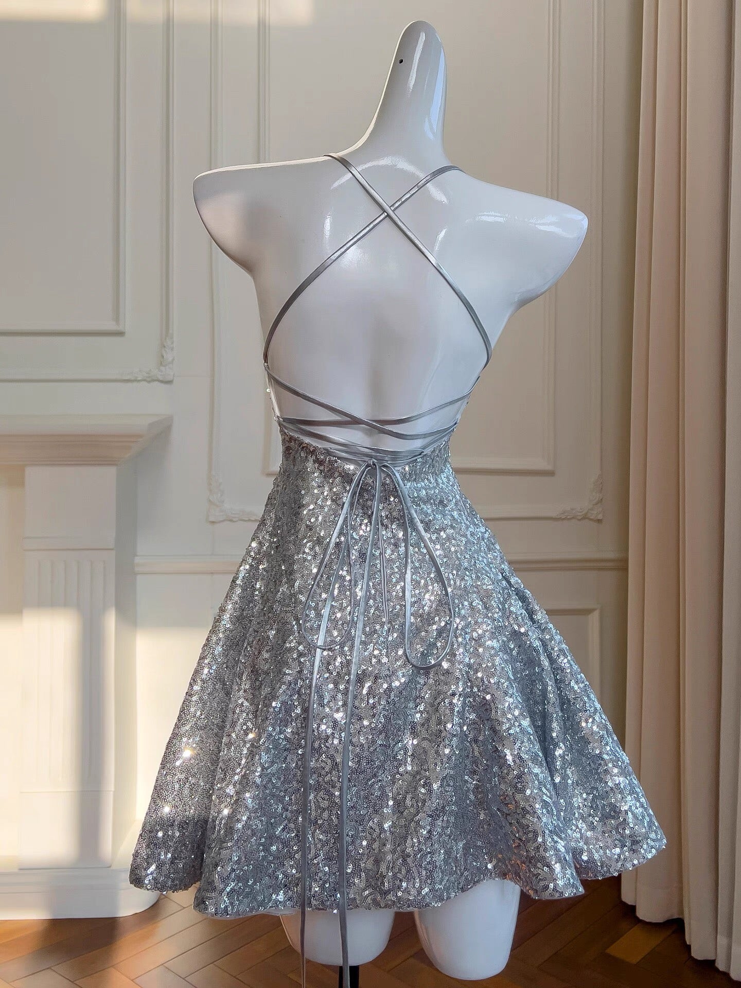 Sexy Ball Gown Halter Sequin Silver Backless Short Mini Formal 8th Grade Homecoming Dresses Middle School Short Birthday Gowns Graduation Dress Hoco Outfits DH2121
