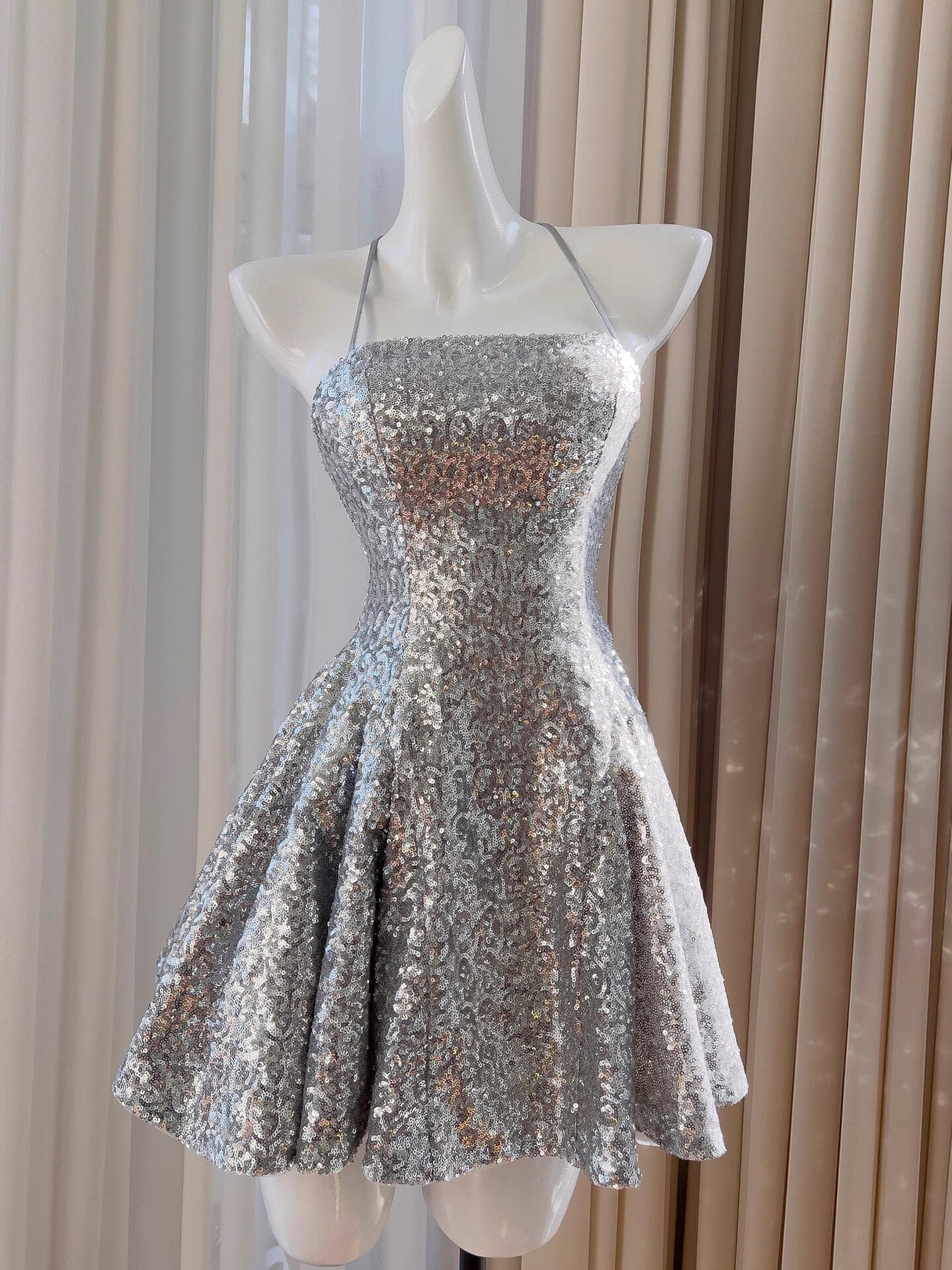 Sexy Ball Gown Halter Sequin Silver Backless Short Mini Formal 8th Grade Homecoming Dresses Middle School Short Birthday Gowns Graduation Dress Hoco Outfits DH2121