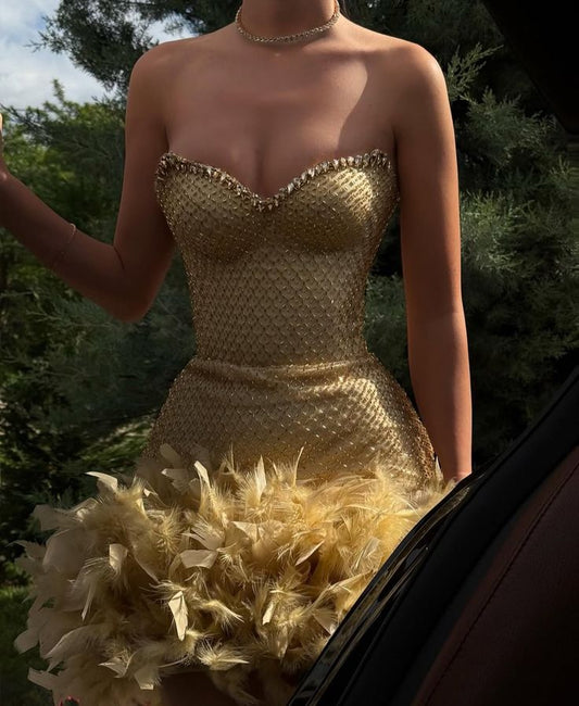 Vestido corto de fiesta formal con escote en forma de corazón, lentejuelas doradas, cuentas y plumas, ideal para la escuela secundaria, para el 21.º cumpleaños, para graduación, minivestido de cóctel DH2152