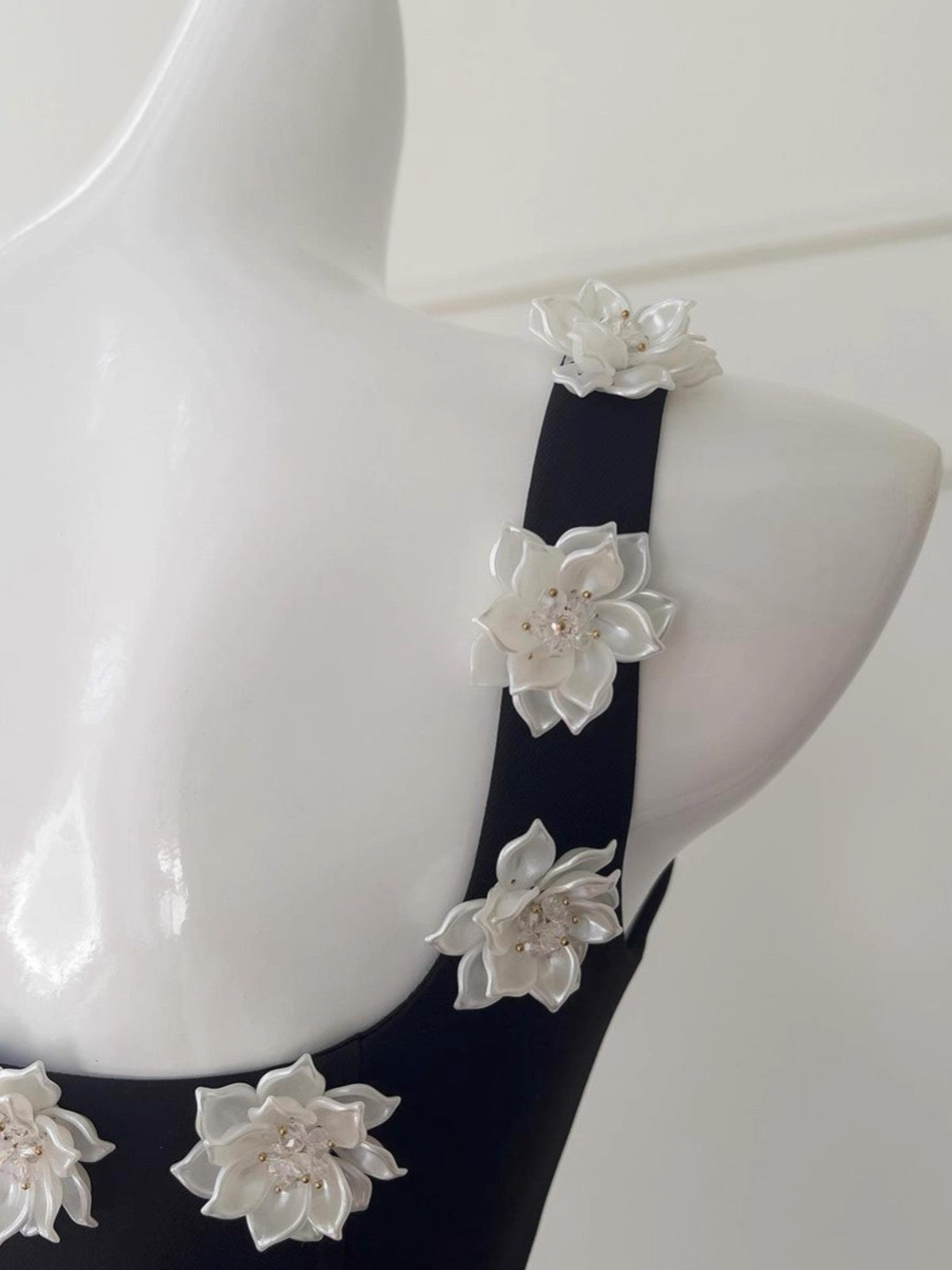 Vestido corto formal de satén negro con escote cuadrado y corte recto para regreso a casa, ideal para estudiantes de secundaria, para cumpleaños número 21, graduación y cóctel DH2176