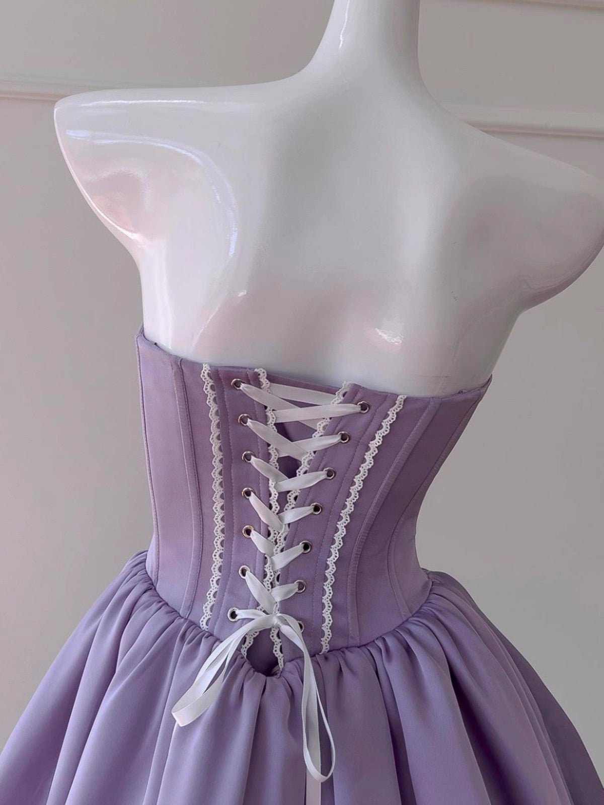 Vestido de fiesta corto de satén color uva con escote en forma de A, corte modesto, para regreso a casa, para estudiantes de secundaria, para cumpleaños número 21, para graduación, para cóctel, DH2178