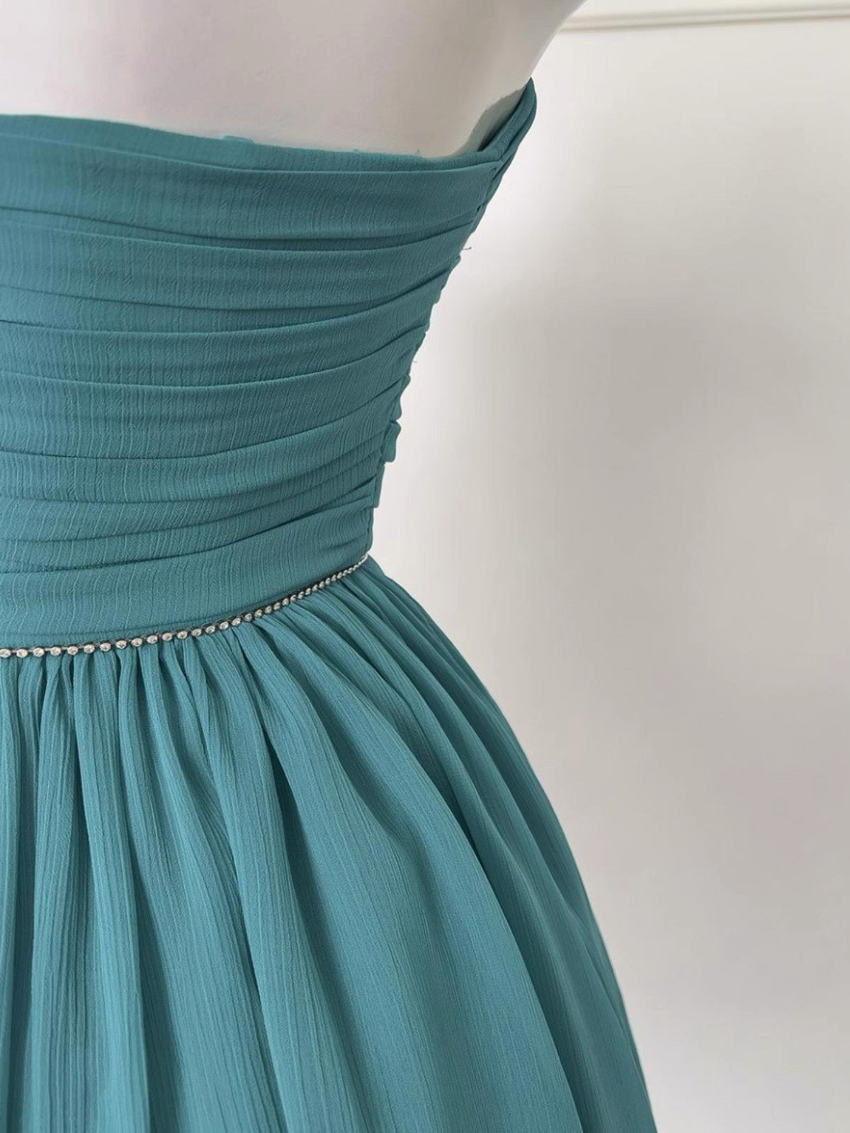 Vestido corto de fiesta de gasa, estilo mini, sin tirantes, para graduación, para estudiantes de secundaria, para cumpleaños número 19, DH2181