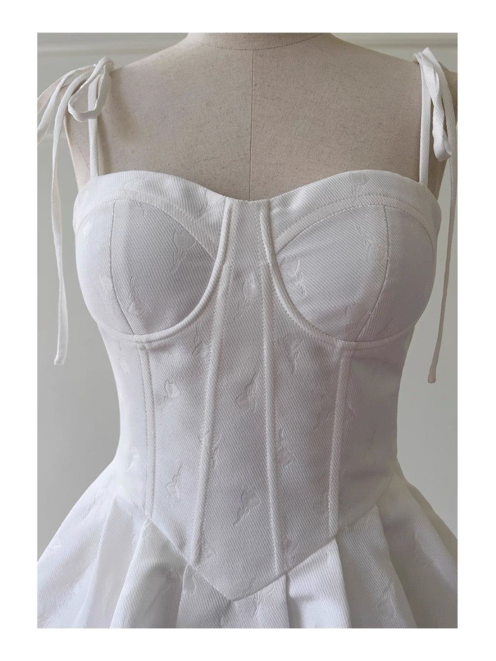 Vestido corto de satén blanco con tirantes finos, corte A, para fiesta de bienvenida, para graduación, para cumpleaños número 20, para cóctel, DH2197