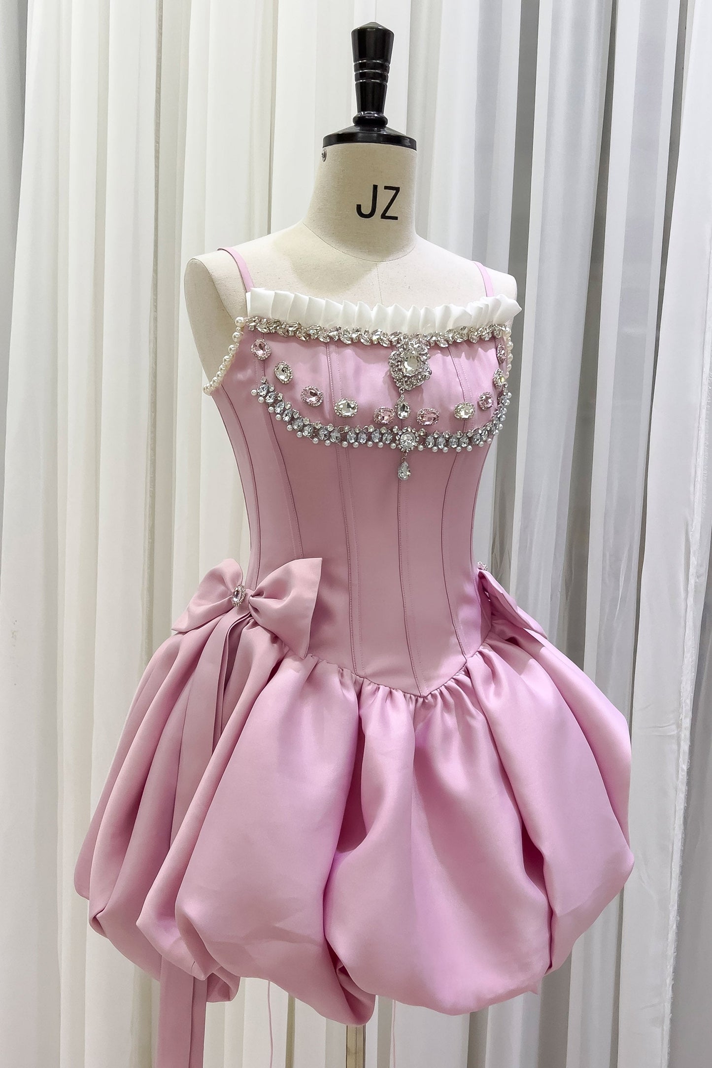 Vestido de fiesta modesto con tirantes finos de satén, corto, formal, para regreso a casa, para estudiantes de secundaria, para cumpleaños número 18, vestido de graduación, vestido de cóctel DH2289